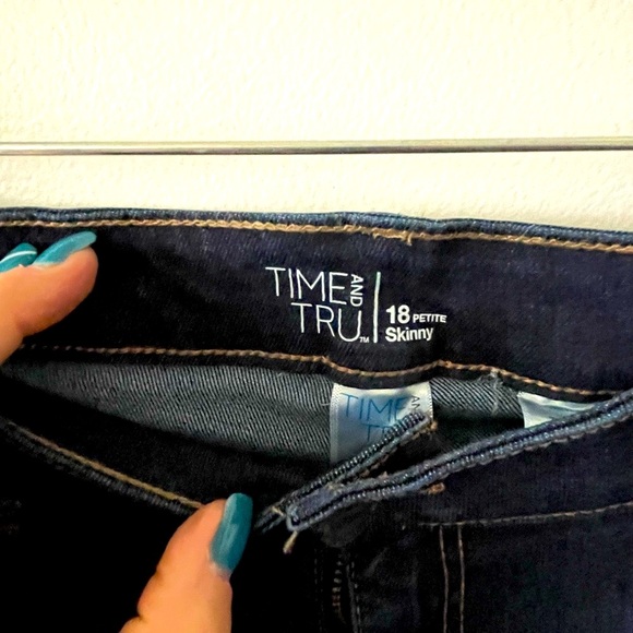Time & Tru Blue Jean Jeggings Blue - Picture 6 of 6